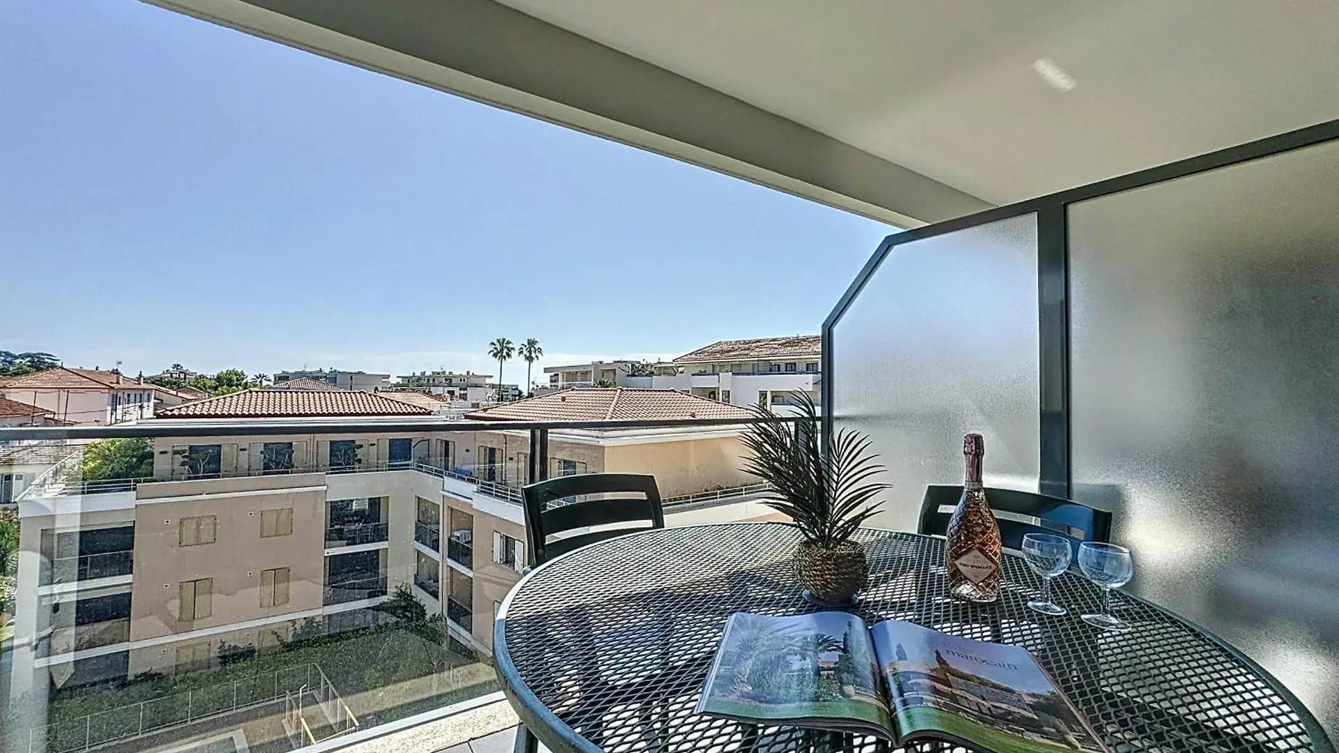 Le Secret Garden - 3-Room Apartment With Pool - Palm Beach Cannes France